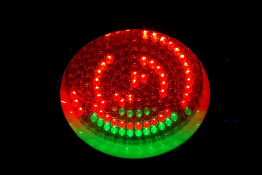 Farebné LED svietidlo s červeným a zeleným svetlom