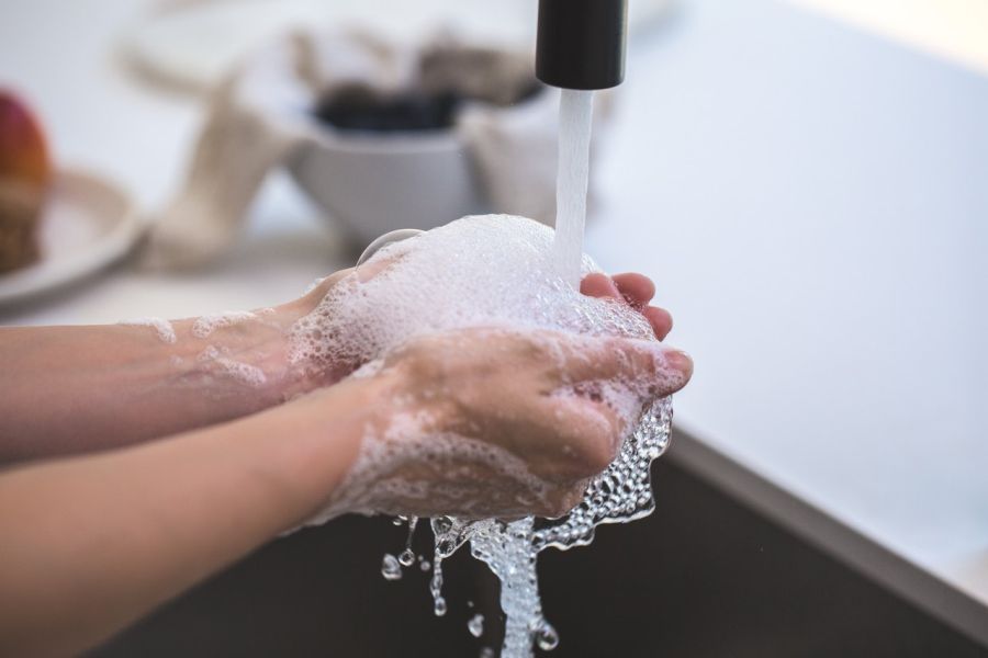 Umývanie rúk mydlom