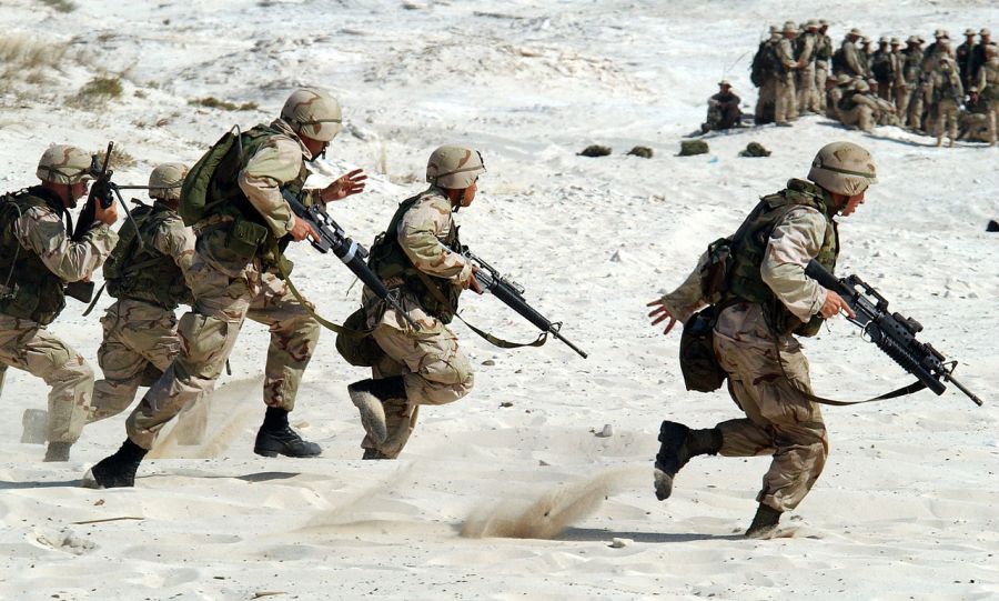 USA Vojaci na púšti v akcii