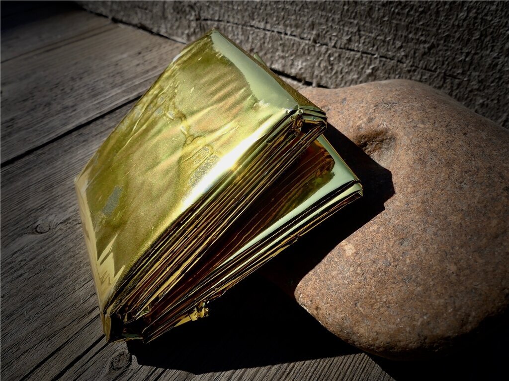 Izotermická fólia zlato-strieborná 220x140 cm 