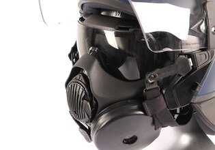 Ochranná plynová maska do protiúderovej helmy